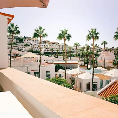 Island Village 2 Bedroom أذيخي