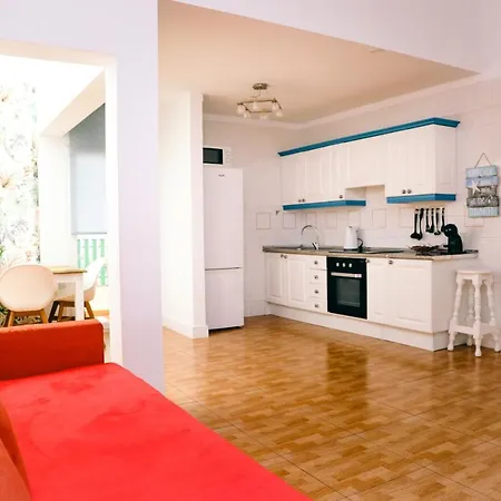 Island Village 2 Bedroom شقة أذيخي